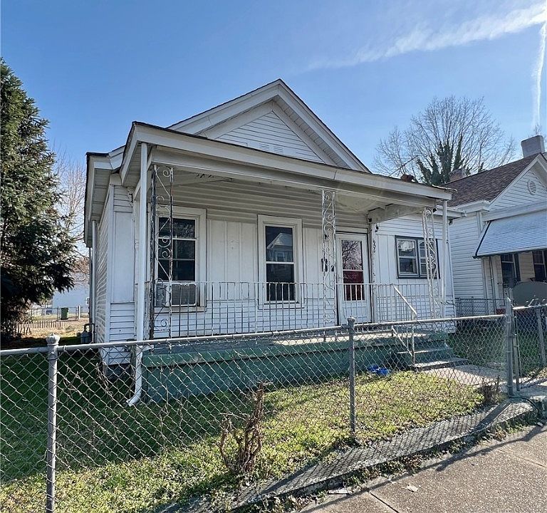 2nd image of 1906 Albany Ave