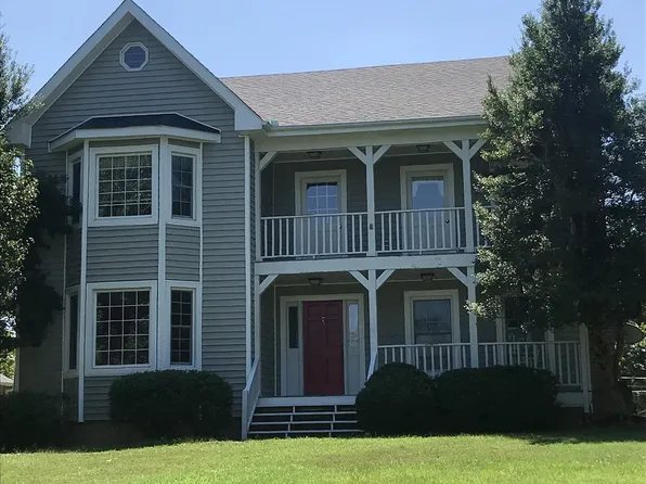 1574 Camp Ravine Rd, Burns, TN 37029