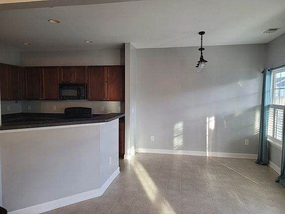 4th image of 1039 Waterside Landing Way