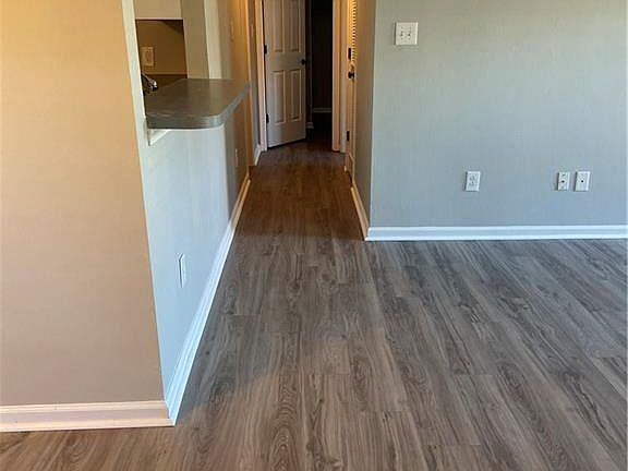 5th image of 2353 London Pointe Dr