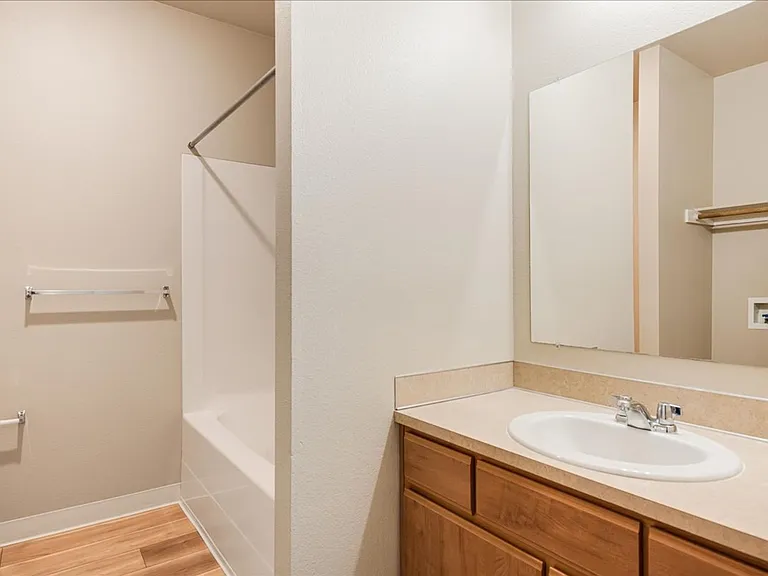 Hawk's Point Apartments — Photo 30