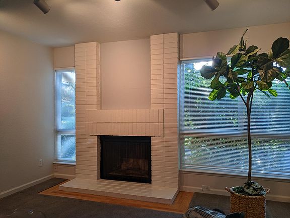 4th image of 2290 Sierra Blvd APT D