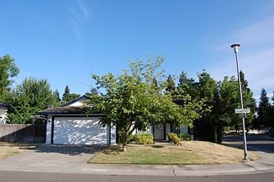 2nd image of 8516 Larchmont Oak Way