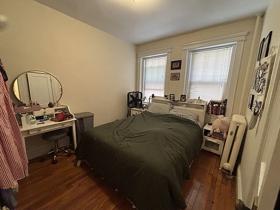 2nd image of 35 Queensberry St APT 7