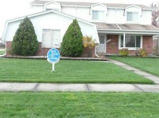 4482 Ardmore Dr, Sterling Heights, MI 48310