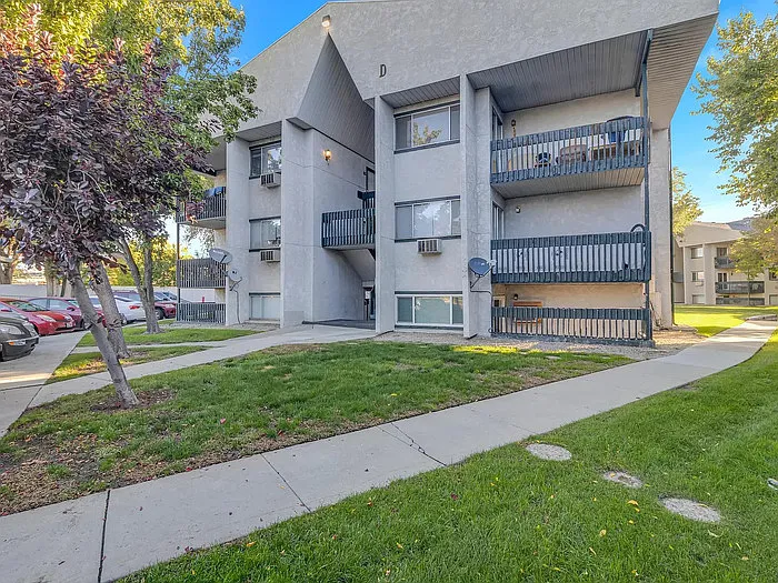 2 bed, 2.0 bath, 1100 sqft, $1,700 — Photo 1