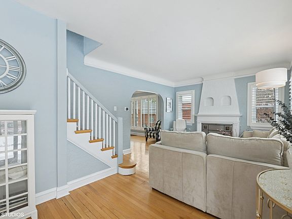 2nd image of 942 Forest Ave