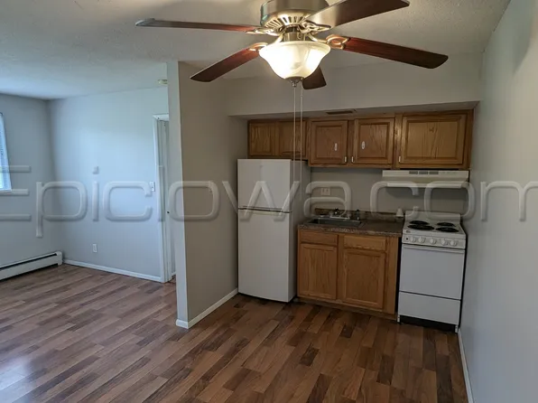 1385 Meadowview Dr APT 4, Marion, IA 52302