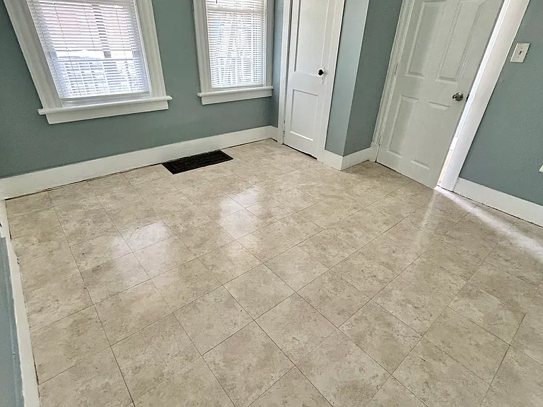 133 Glen St #1 — Photo 4