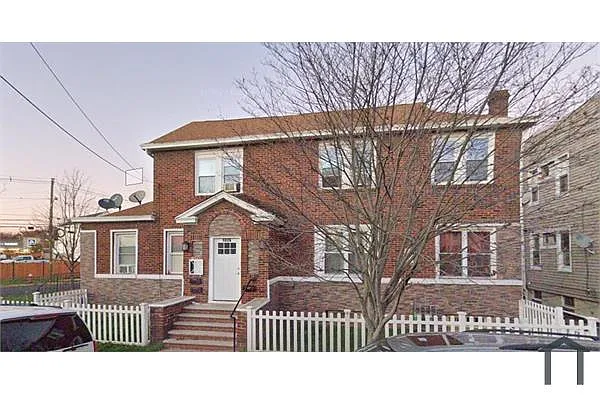 Building Photo - 1026 Chandler Ave