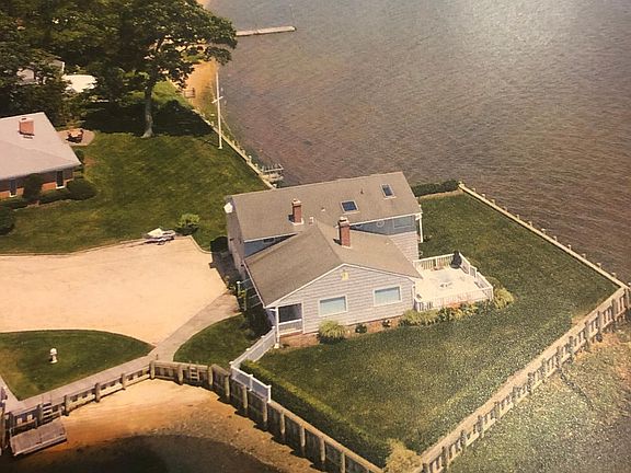 2nd image of 339 Peconic Bay Blvd