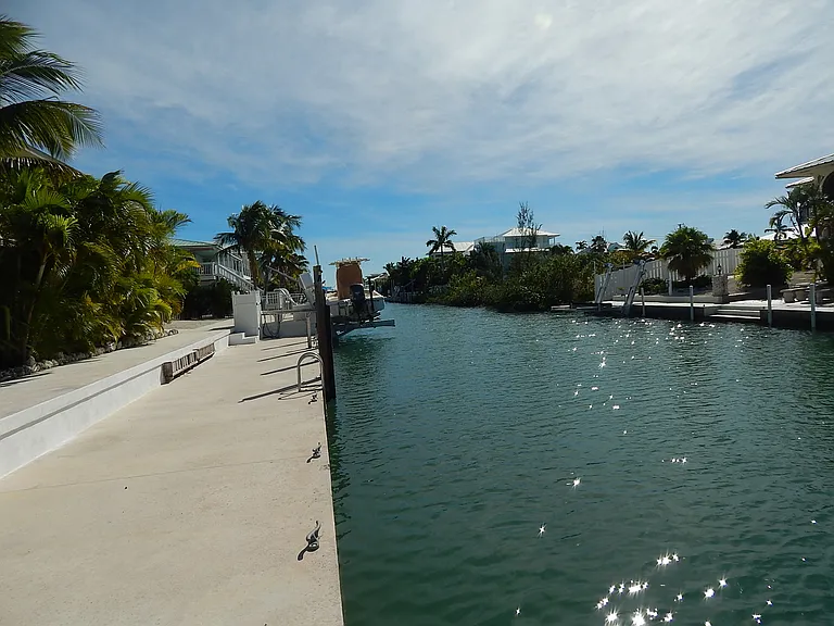 952 Lagoon Dr — Photo 5