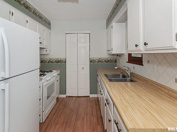 5th image of 1403 Emerald Dr