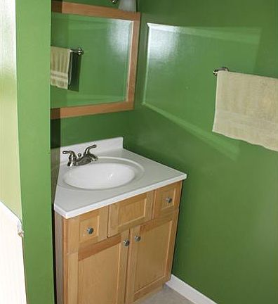 3rd image of 1731 S Hawthorne Ln