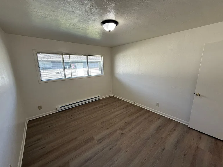 1835 Beach Ave NE #11 — Photo 10