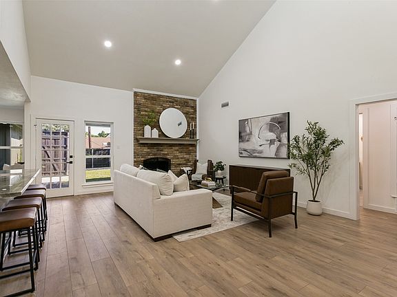 2nd image of 8031 Moss Meadows Dr