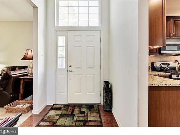 5th image of 142 Copperfield Dr