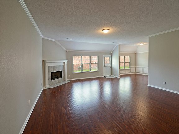 4th image of 7031 Fernbank Ln