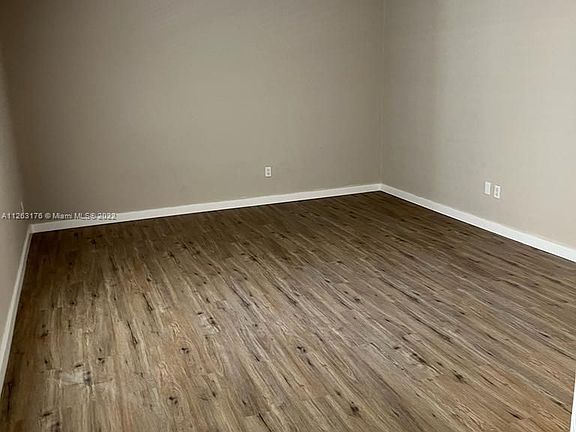 3rd image of 114 Mendoza Ave #24