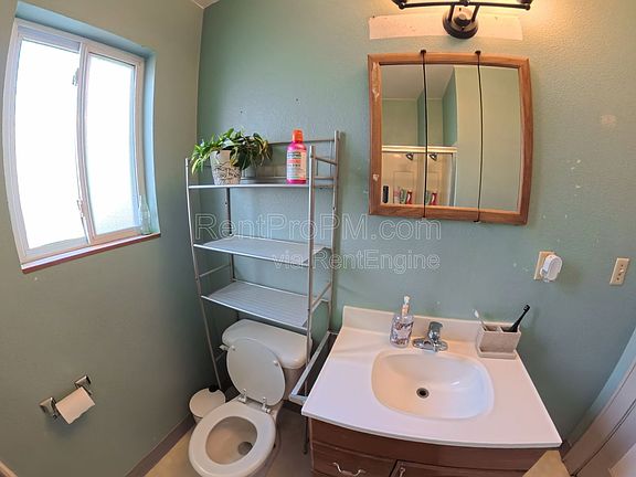 5th image of 1121 W Mulberry St