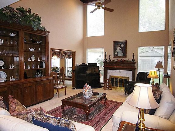 4th image of 18306 Longcliffe Dr
