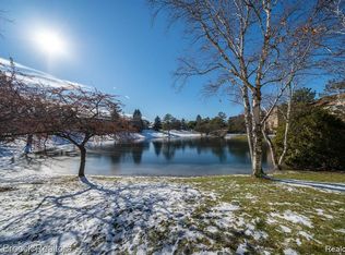 5106 Rock Run, West Bloomfield, MI 48322