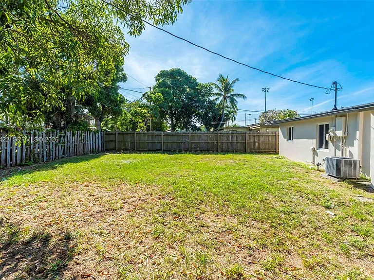 311 NW 12th Ave — Photo 24
