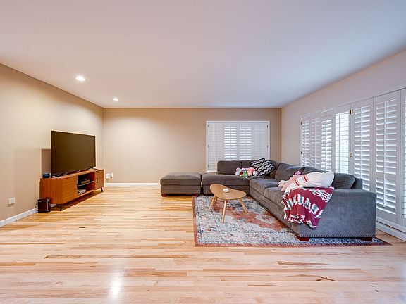 5th image of 1255 SE Sunnymead Way