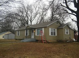 531 E 15th St, Carthage, MO 64836