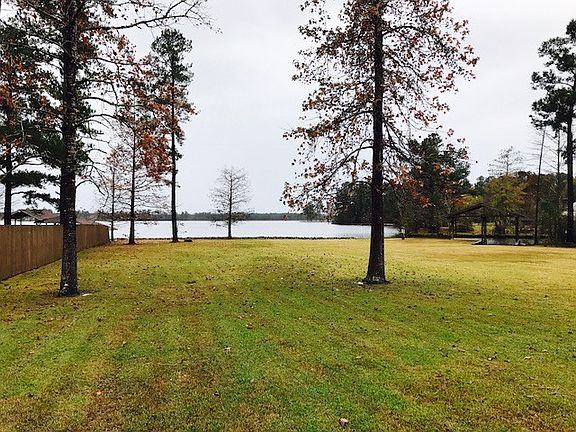 4th image of 268 Lakeside Dr