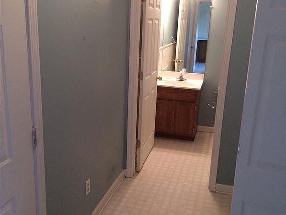 5th image of 271 Donalynn Dr