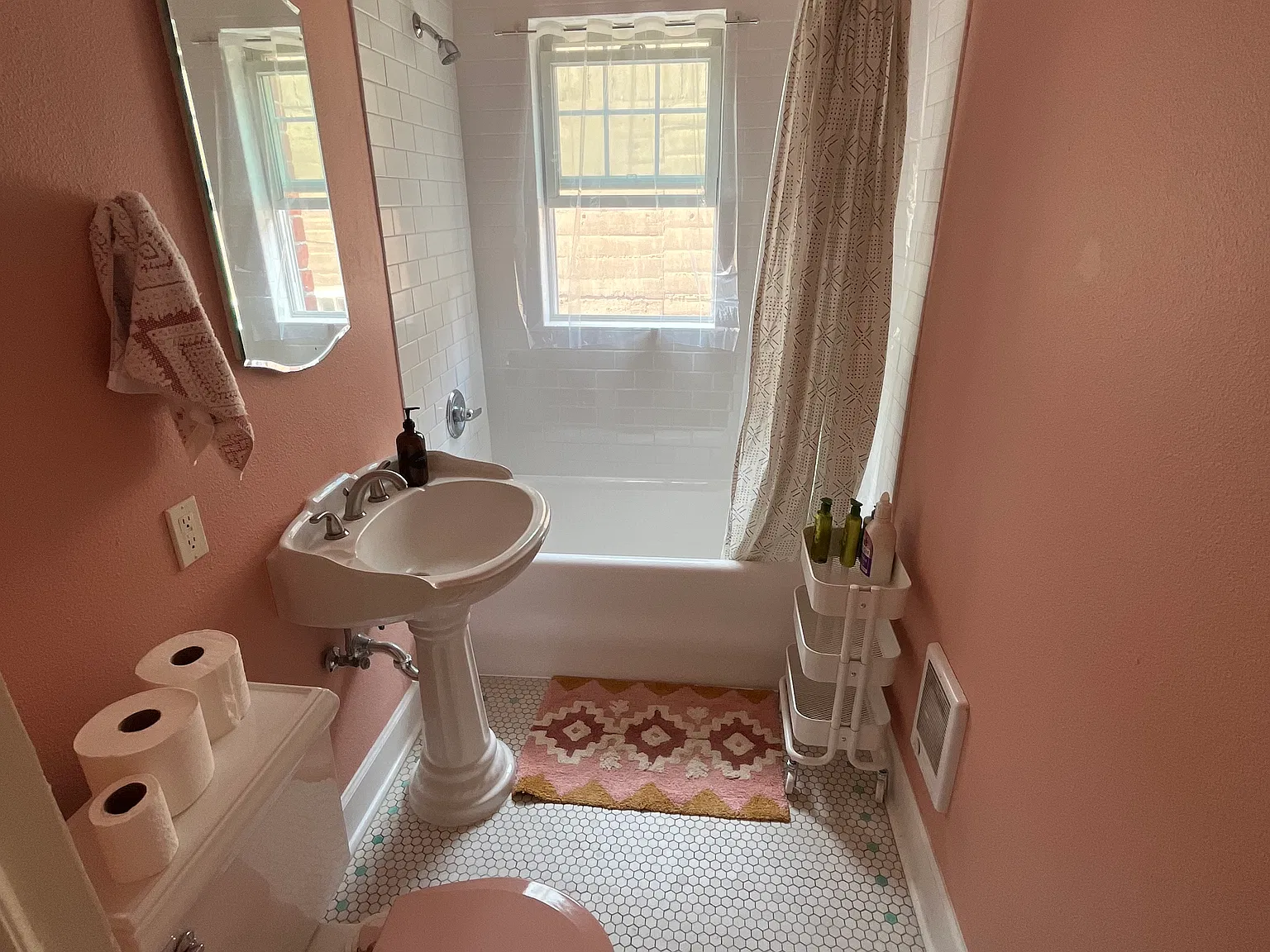 1 bed, 550 sqft, $1,600 — Photo 3