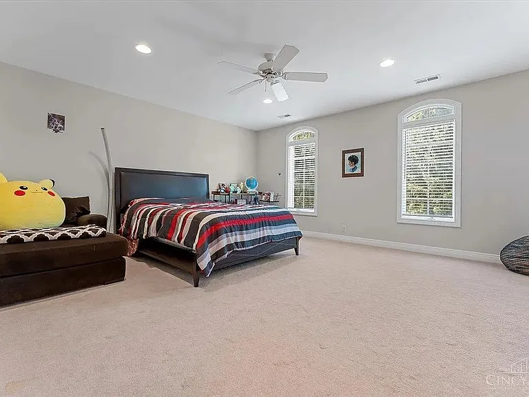 9123 E Kemper Rd — Photo 25