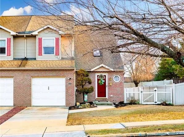 108 Franklin St, Whitehall, PA 18052