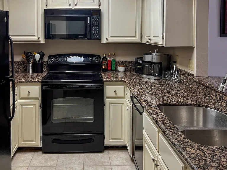 5122 N 31st Way #221 — Photo 9