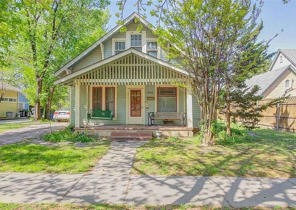 1st image of 304 Park Dr