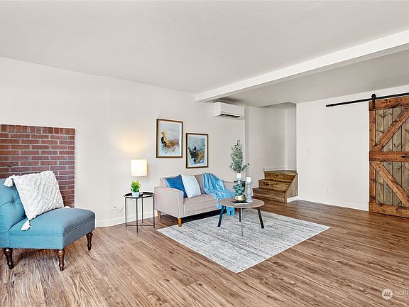 5th image of 90 Lorrain Court