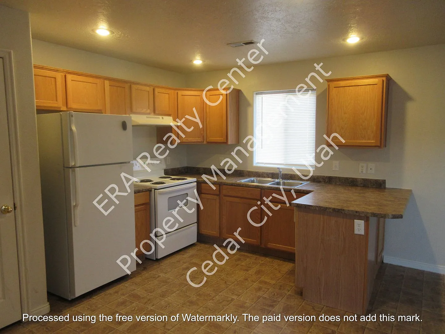 Move-in Discount!! 3 Bedroom 2 Bath Twin Home in Cedar Willows — Photo 3