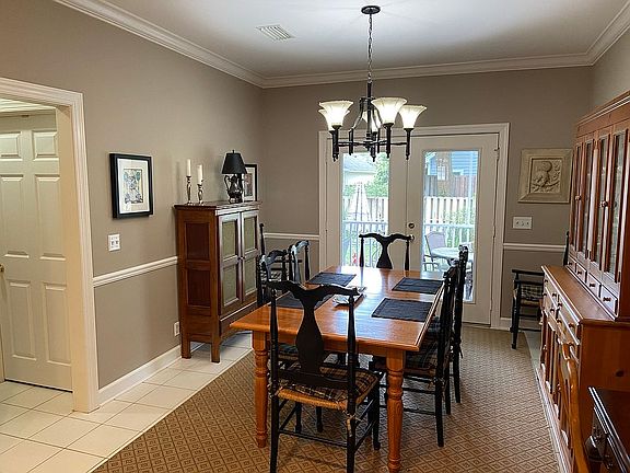 Oversized breakfast room