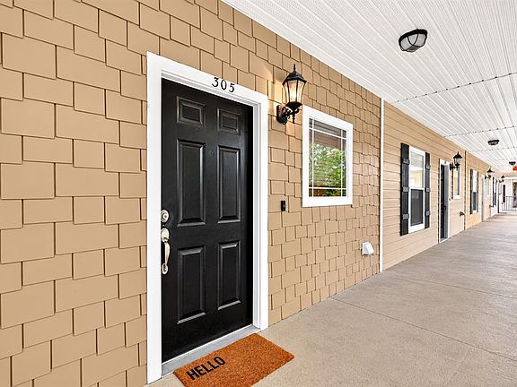4th image of 1440 NW 3RD PLACE #305