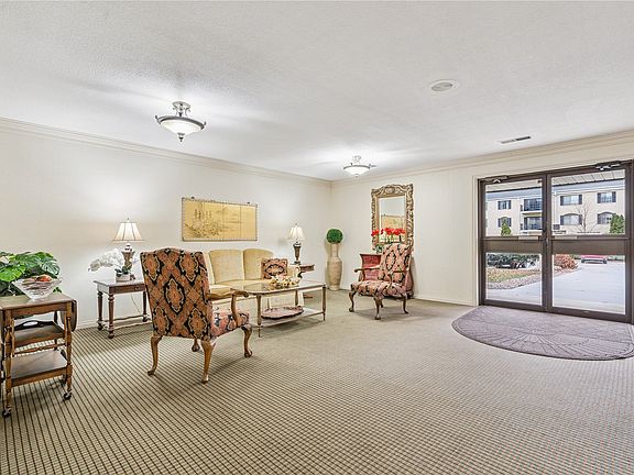 3rd image of 100 Thompson Dr SE APT 116