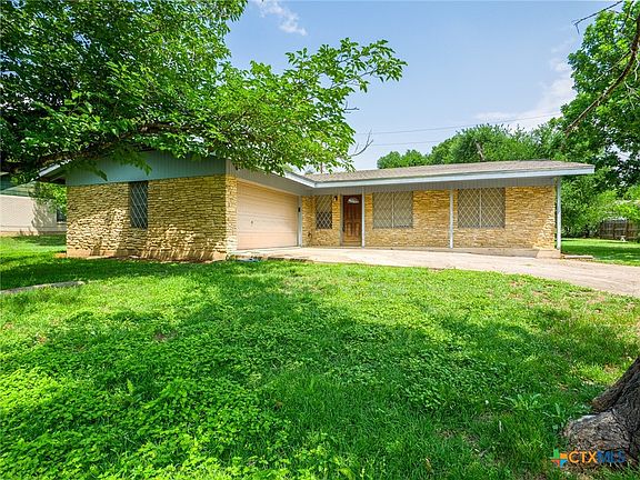 2nd image of 1107 Elm Ln