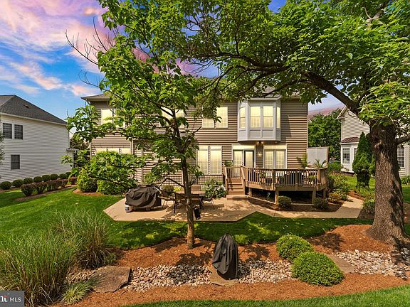 2nd image of 1814 Woods Edge Dr NE