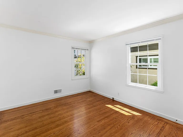 80 Castenada Ave — Photo 34
