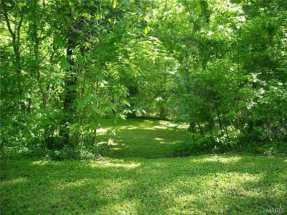 4th image of 894/904 Hanneken Acres