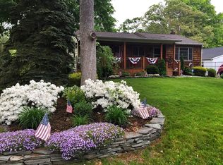 51 Walnut St, Lake Grove, NY 11755