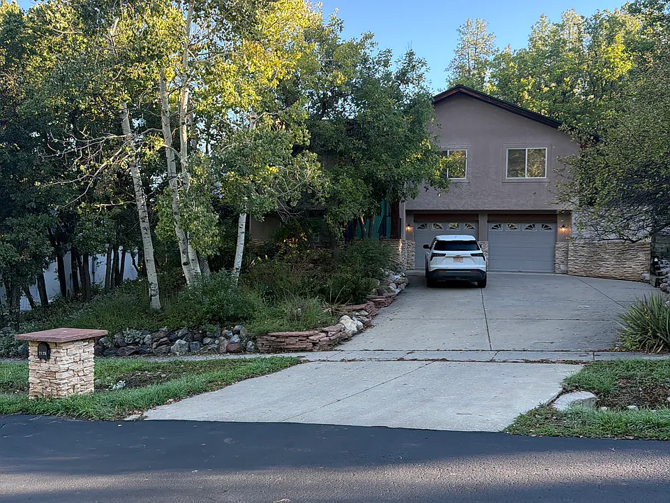 2125 Mockingbird Valley Ct