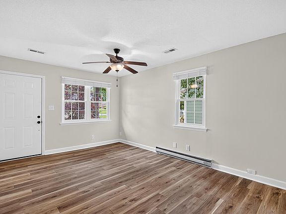 4th image of 2312 N Oak Ridge Blvd