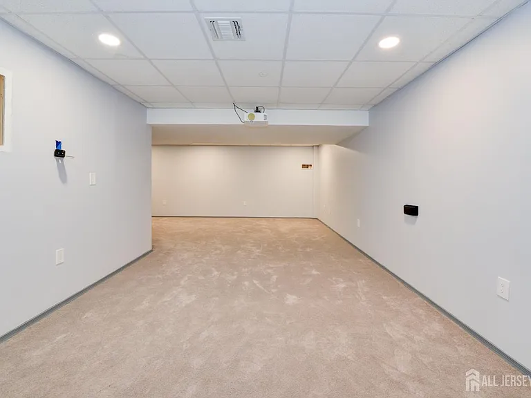 34 Forest Dr — Photo 22