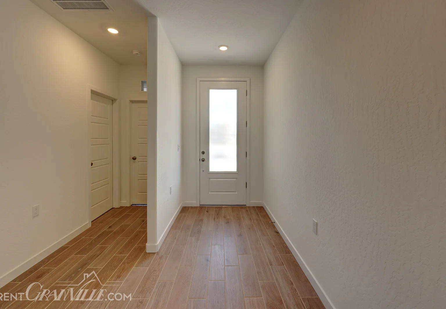 3 bed, 1741 sqft, $2,795 — Photo 2